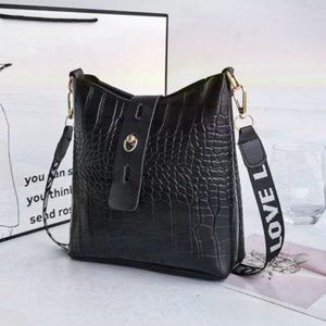 New Ladies Crocodile bucket bag Black 242